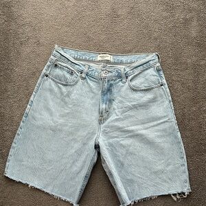 The loose short mid rise